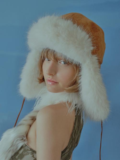 MUSTANG EARFLAP HAT IN BROWN