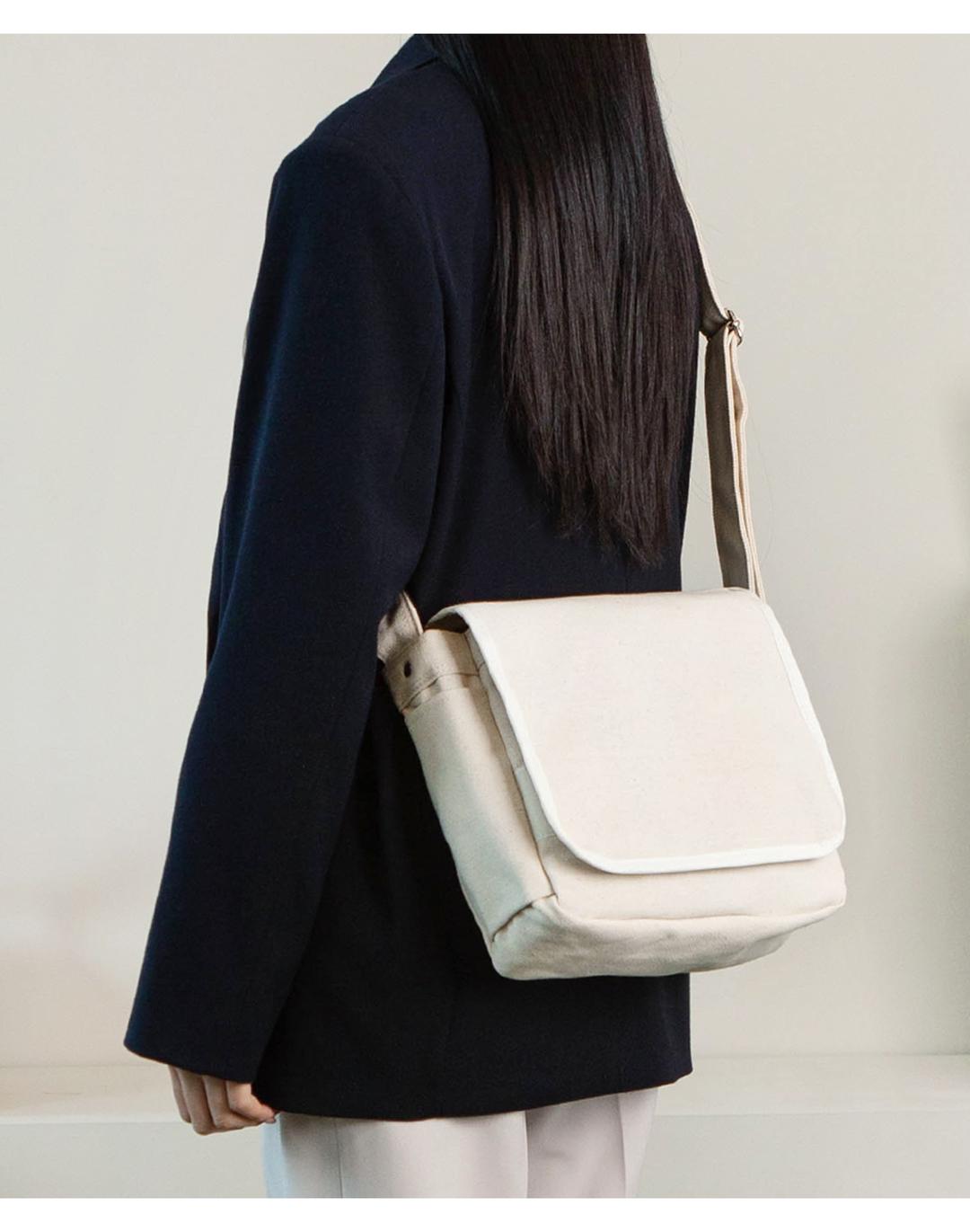 베이직 플랩 메신저 토트 미니-네추럴