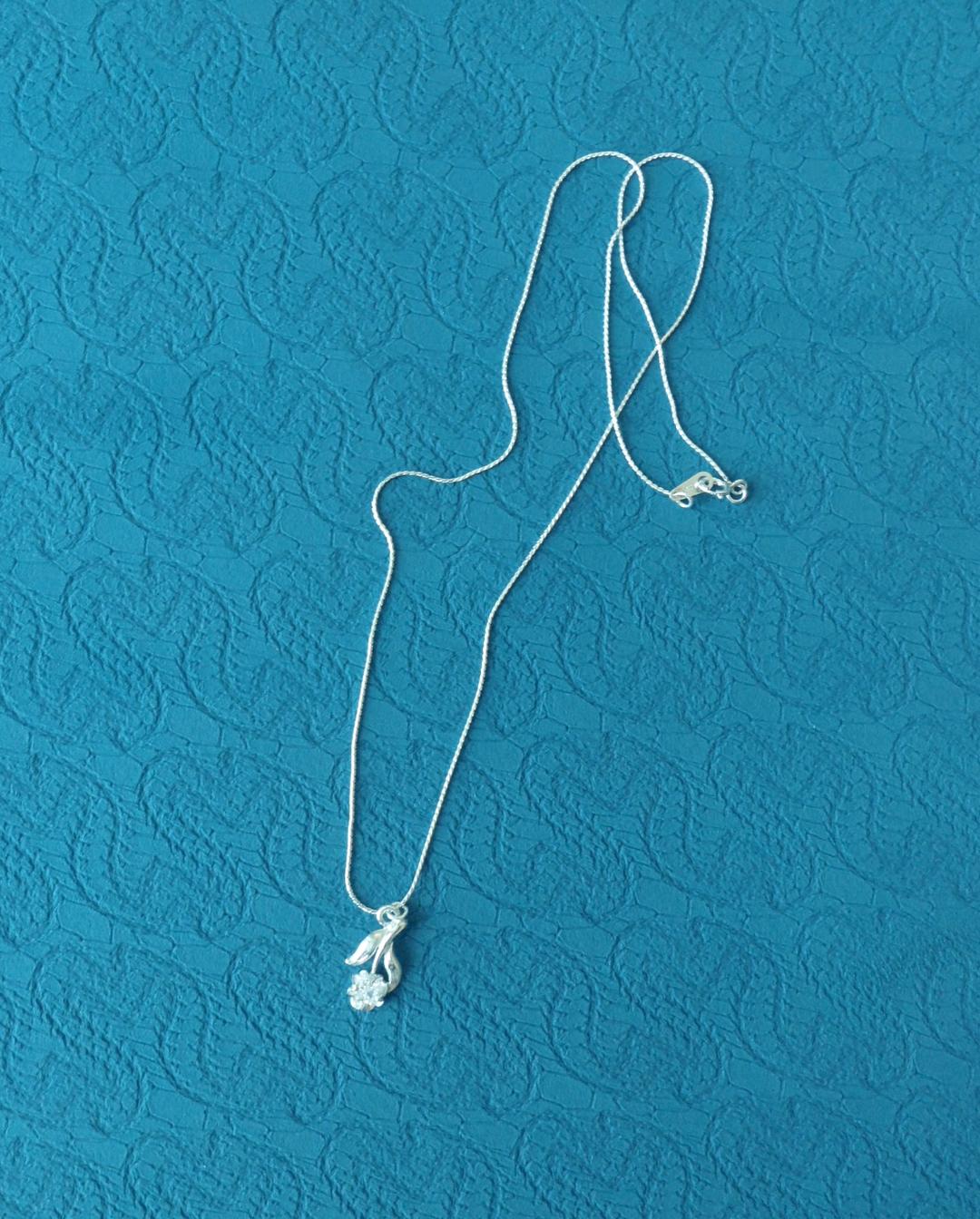 Pansy necklace