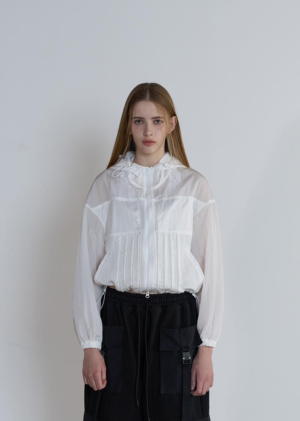 piping windbreak_woman