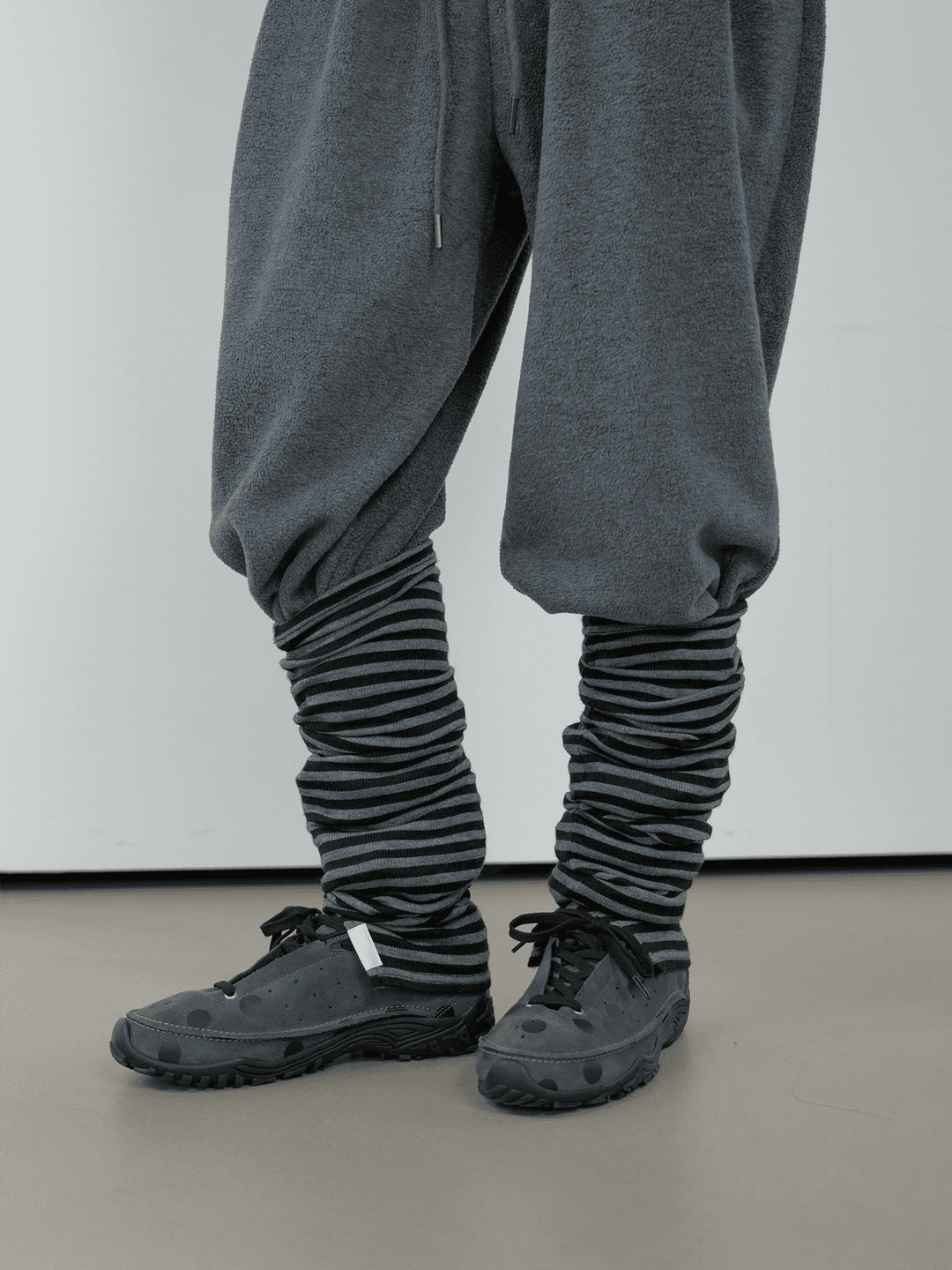 MA JOURNEE - [01.30 순차출고_5차 리오더] STRIPE LEG WARMER_BLACK/GREY