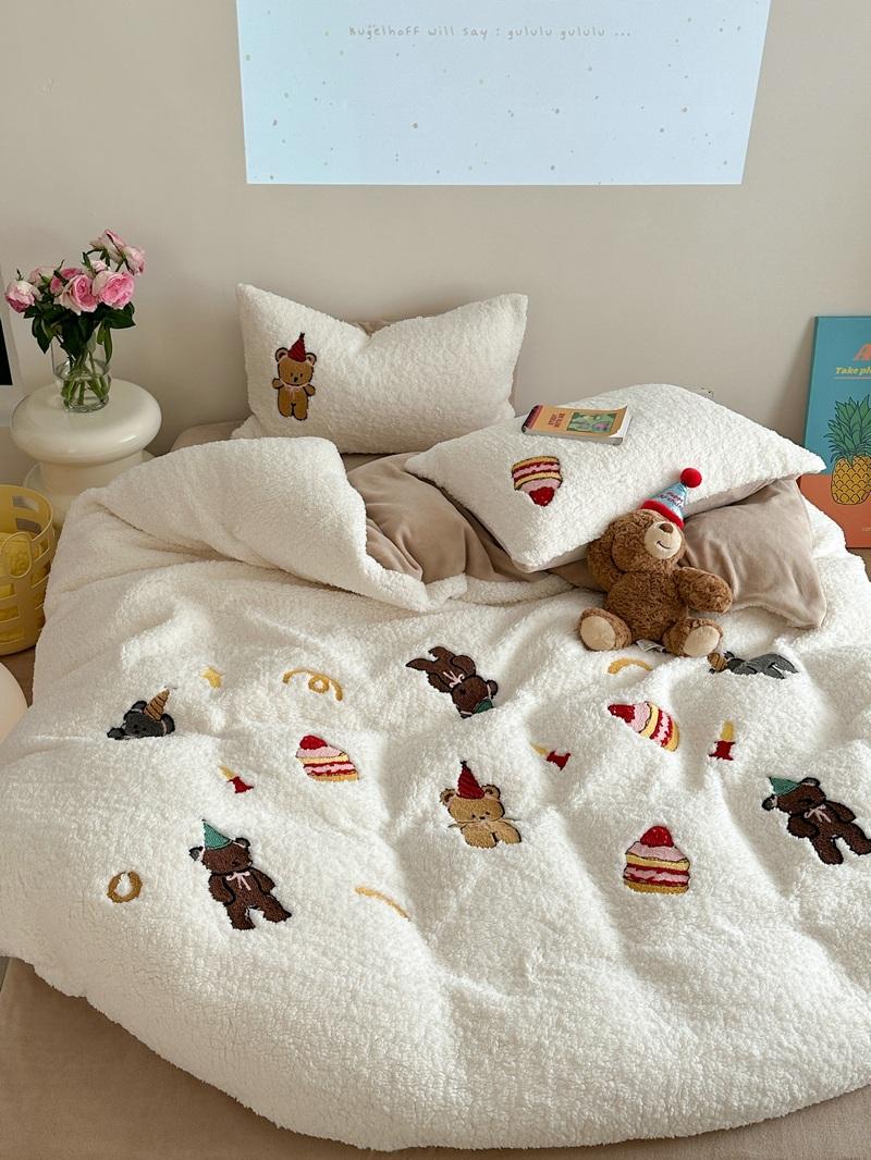 winter birthday bear bedding set