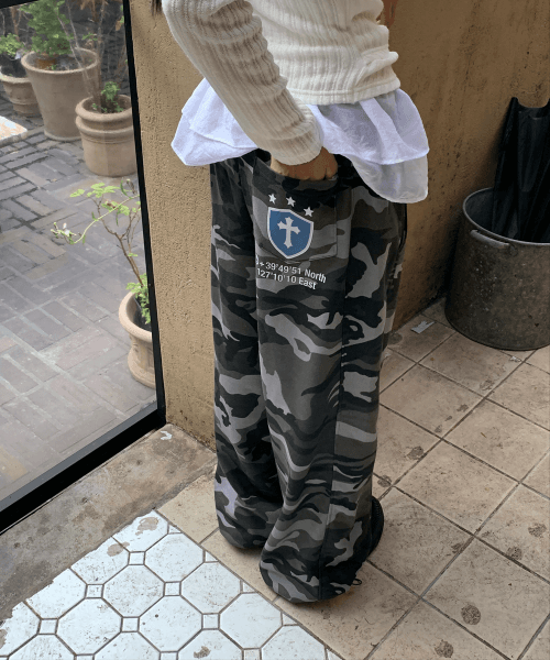 Poi Pants (블랙 카모)