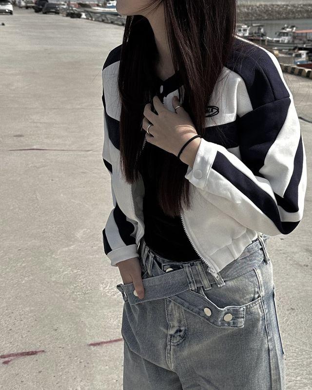 네이비 라인 크롭 바시티 jk - 자켓,바시티,점퍼,배색,크롭자켓,라이더자켓,크롭,캐주얼,유니크