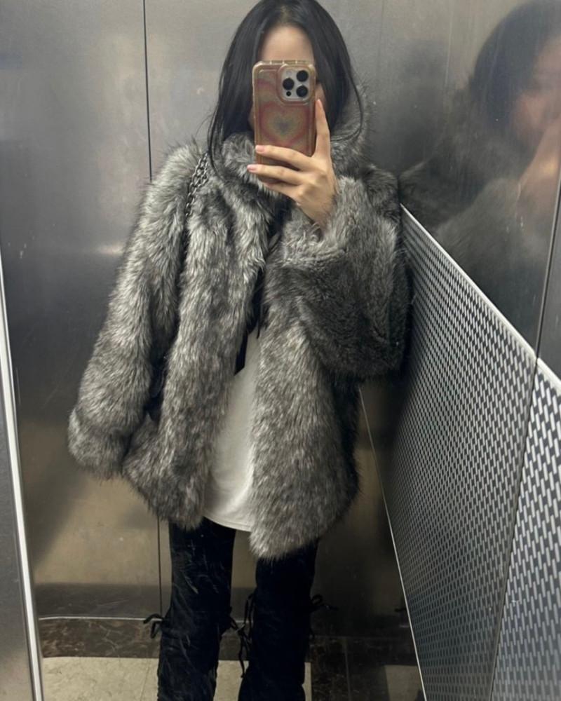 루아므 퍼 하이넥 카라 루즈핏 자켓