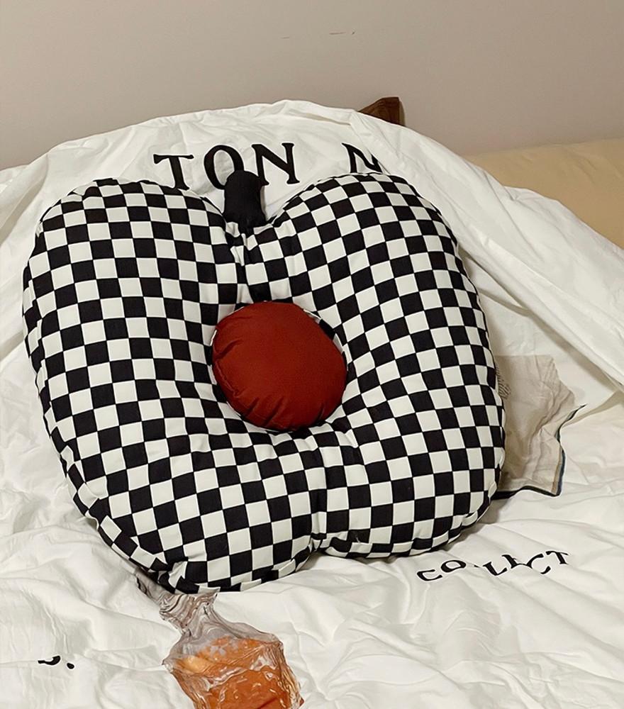 체크무늬 기하학패턴 사과 베개 쿠션