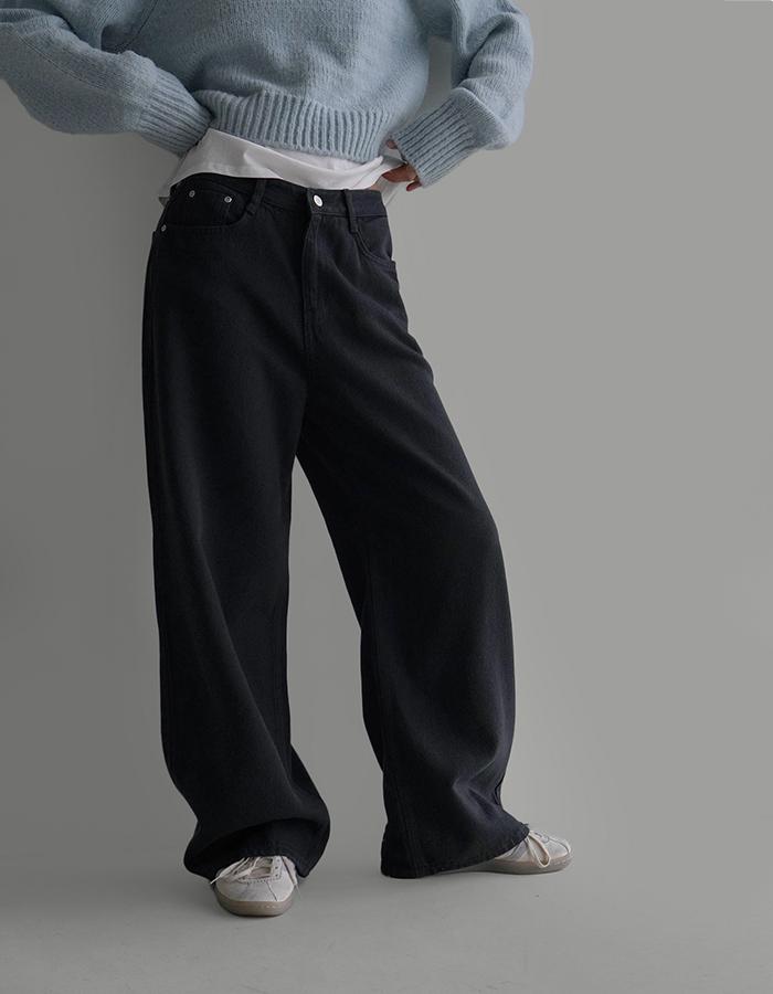 라룸 오트팬츠