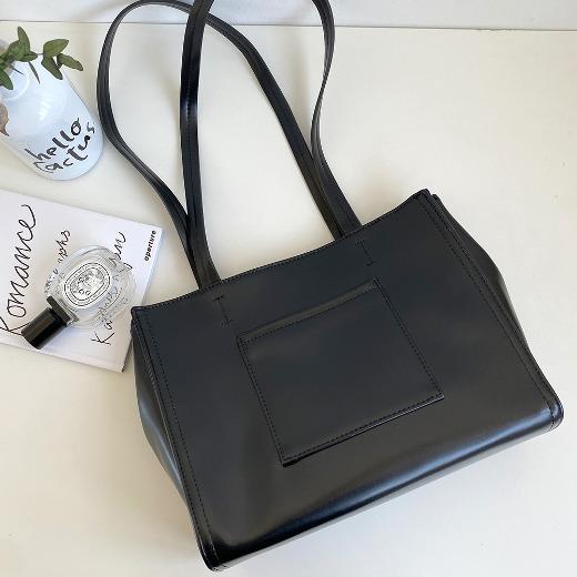 모던 스퀘어 포켓 사각 가죽 레더 데일리 숄더백