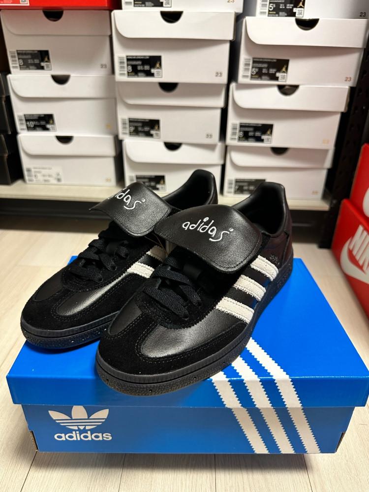 [국내매장판] 아디다스 스페지알 핸드볼 코어 블랙 클라우드 화이트 HP6695