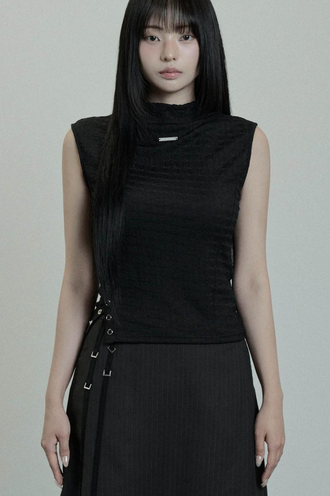 Scarf Winkle Slit Top (Black)