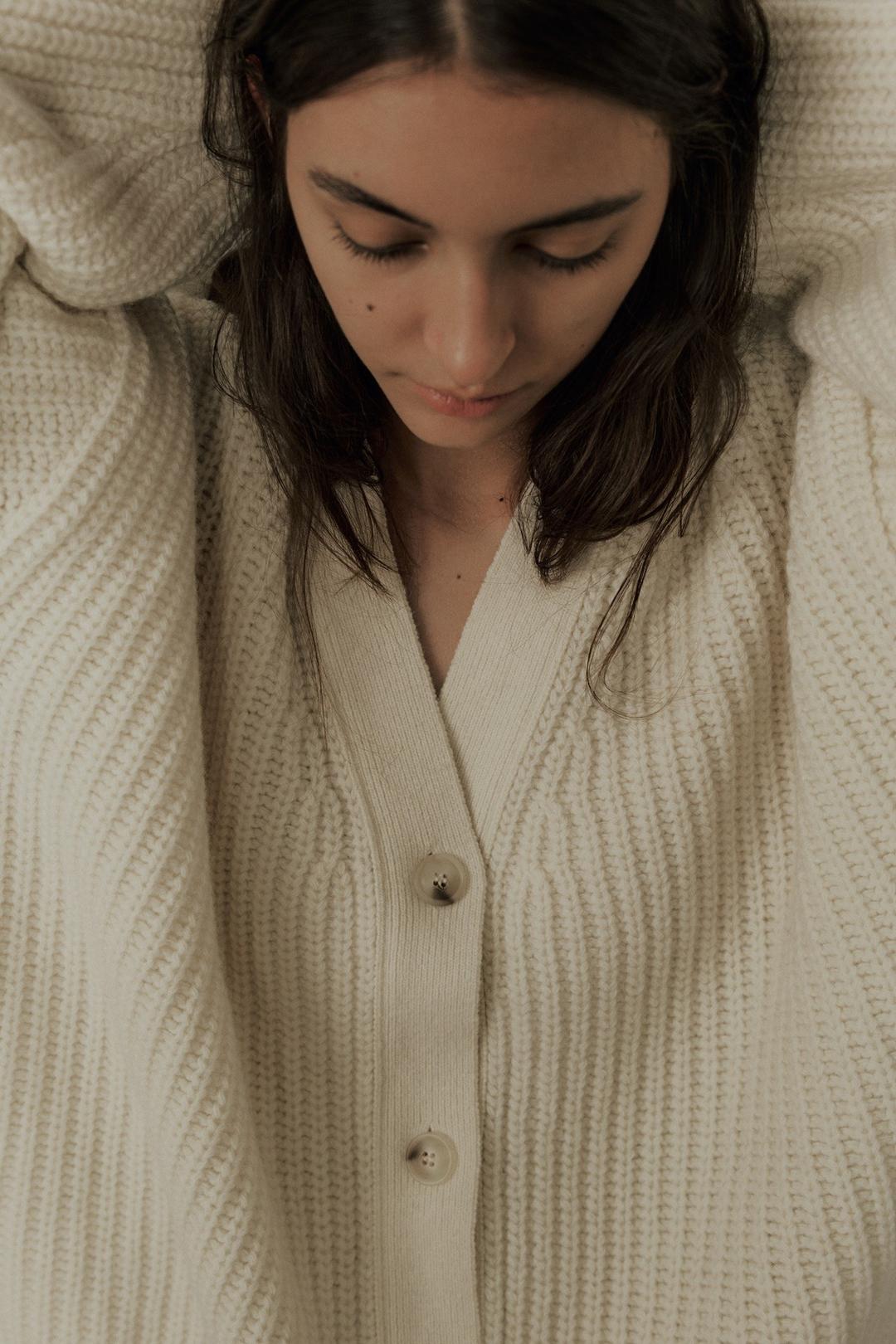 Bony Loose-fit Cardigan_Ivory