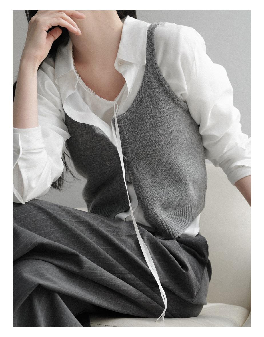 알파인 버튼 니트 뷔스티에(2colors)