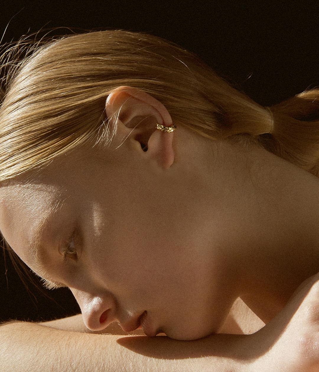 Erratic melt ear-cuff