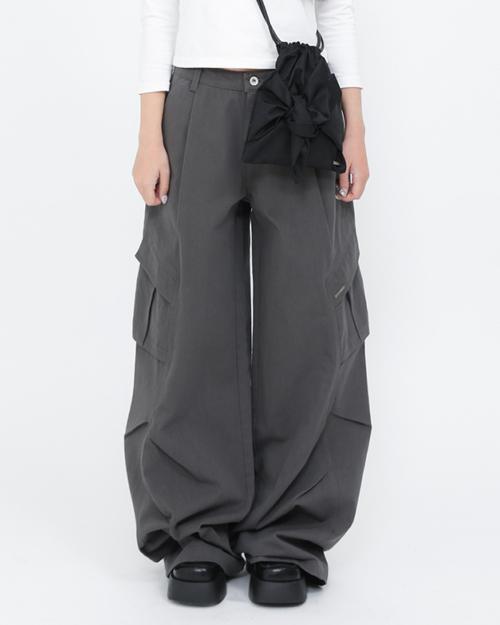 Pocket pintuck wide pants CHARCOAL