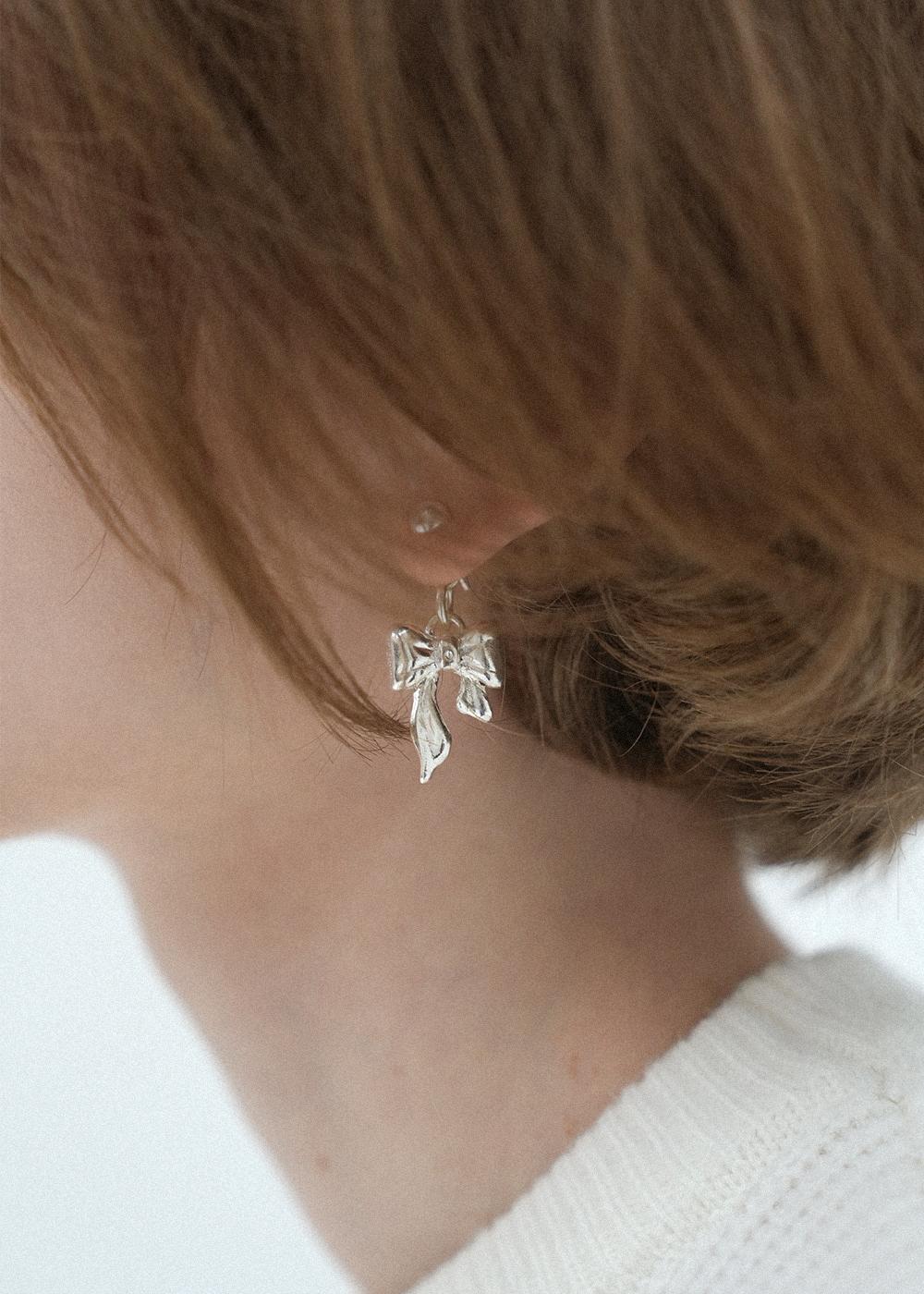 HOLIDAY BOW EARRING 03