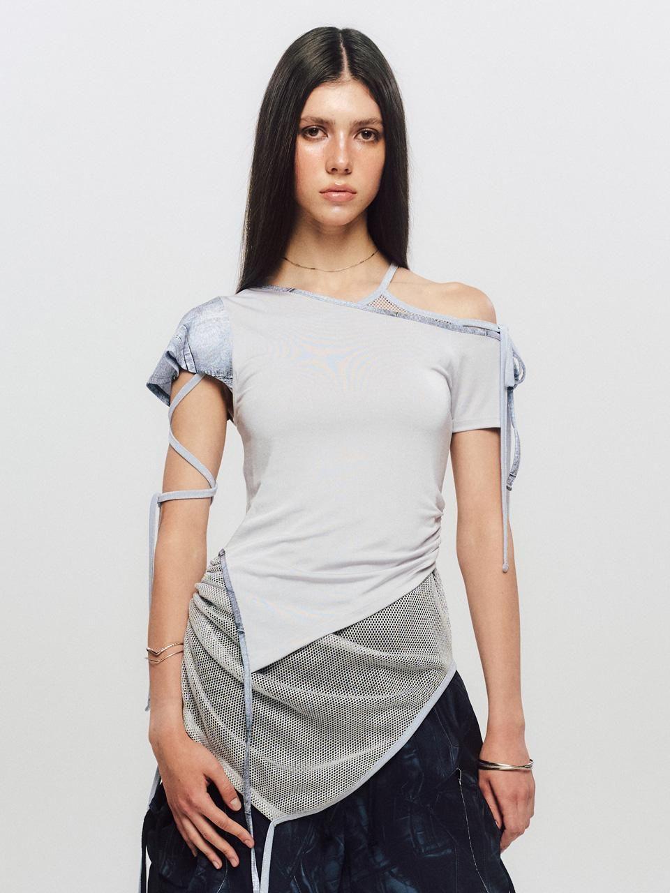[SOMSOC] [리퍼브] MARIA RUFFLE OFF SHOULDER TOP_SILVER