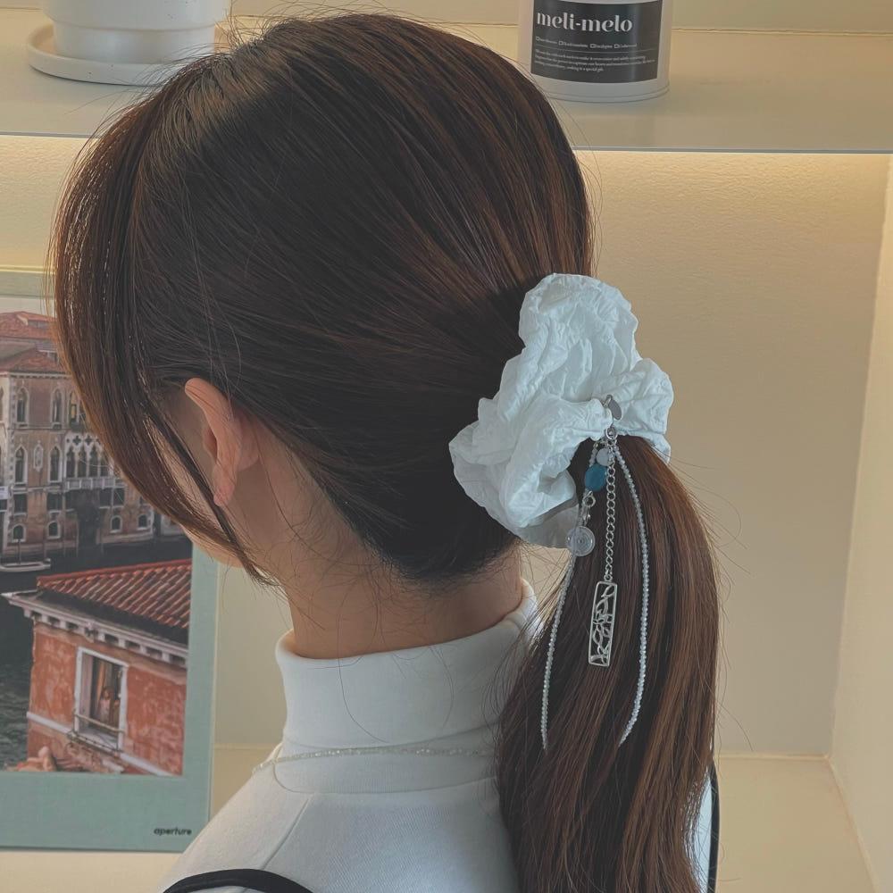 [트레블루] 화이트 스피넬 플로우 동양풍 스크런치