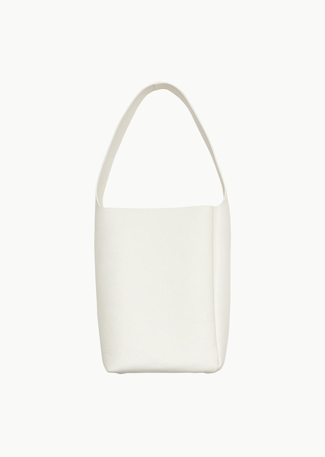 pg01 shoulder : s, white