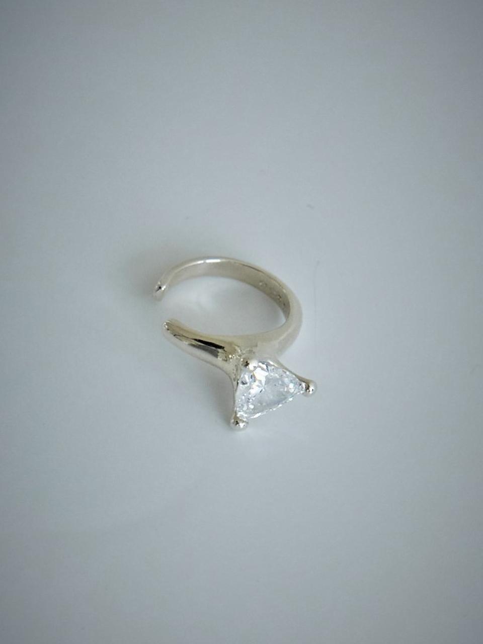 Bermuda Ear Cuff / White