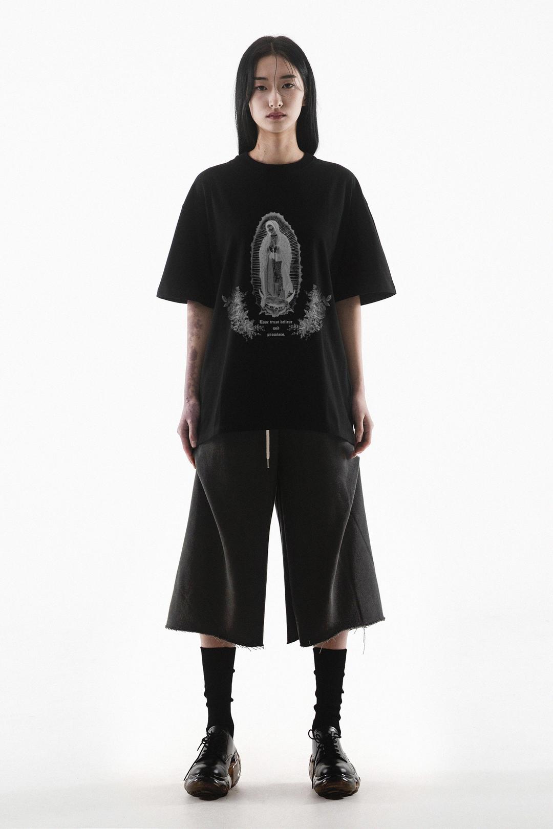 GUADALUPE OVER FIT SHORT SLEEVE - BLACK