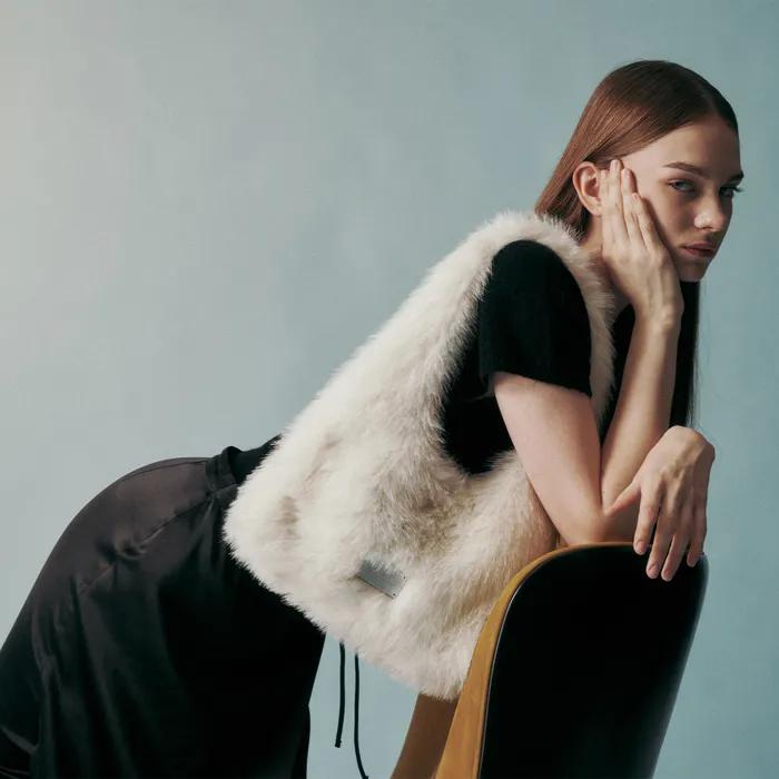 SOFT FAUX FUR HOBO BAG CREAM