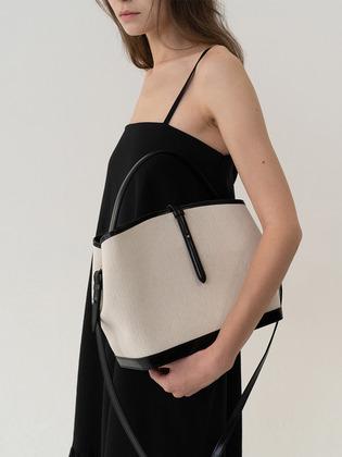 [ESSENTIAL] Leather-Trimmed Canvas Crossbody Ecru