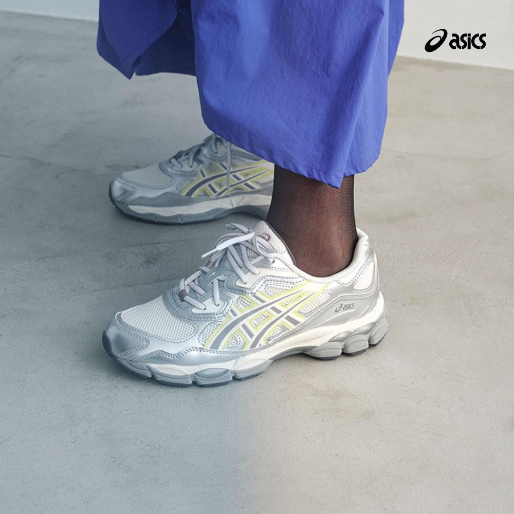 아식스 x 에미 젤 NYC 화이트 허들 옐로우 1202A498-100