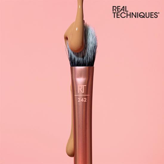 리얼테크닉스 브라이트닝 컨실러 브러쉬