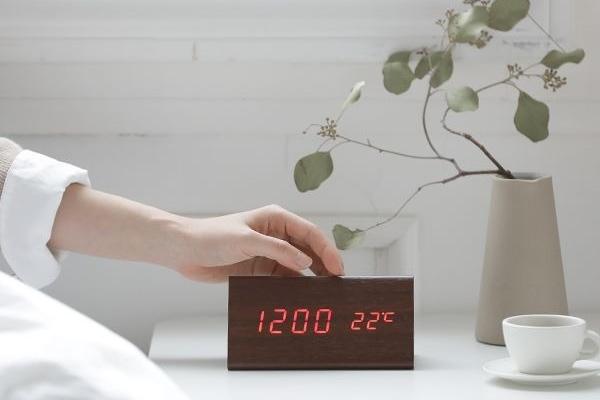 센서 LED 우드 탁상시계 2colors (알람가능)