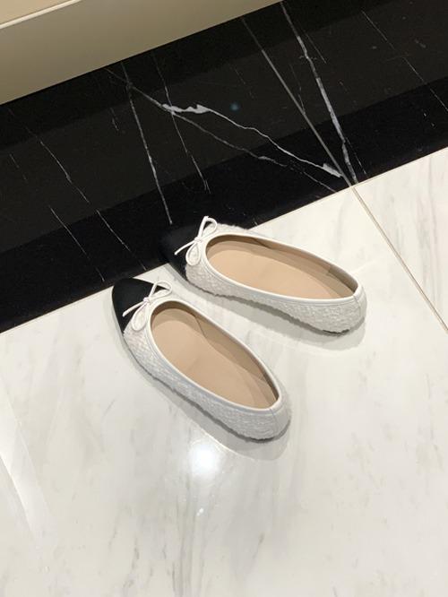 Tweed flat shoes (one color)