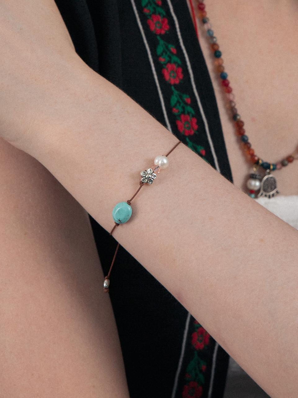 Vintage brown knot bracelet