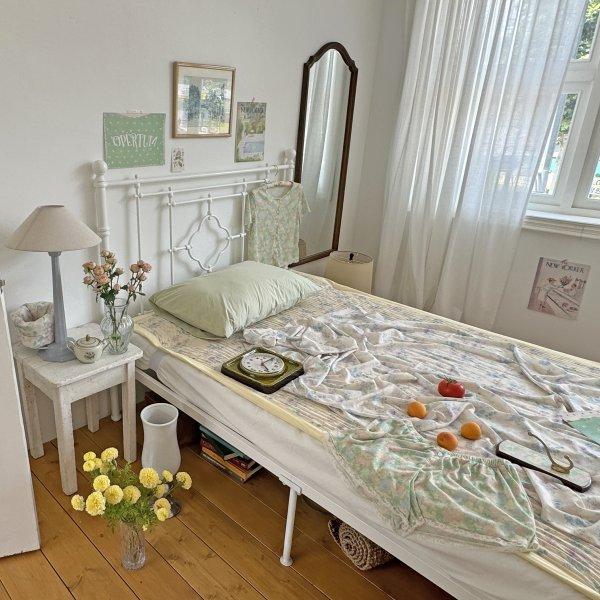 buttercream rose bedpad