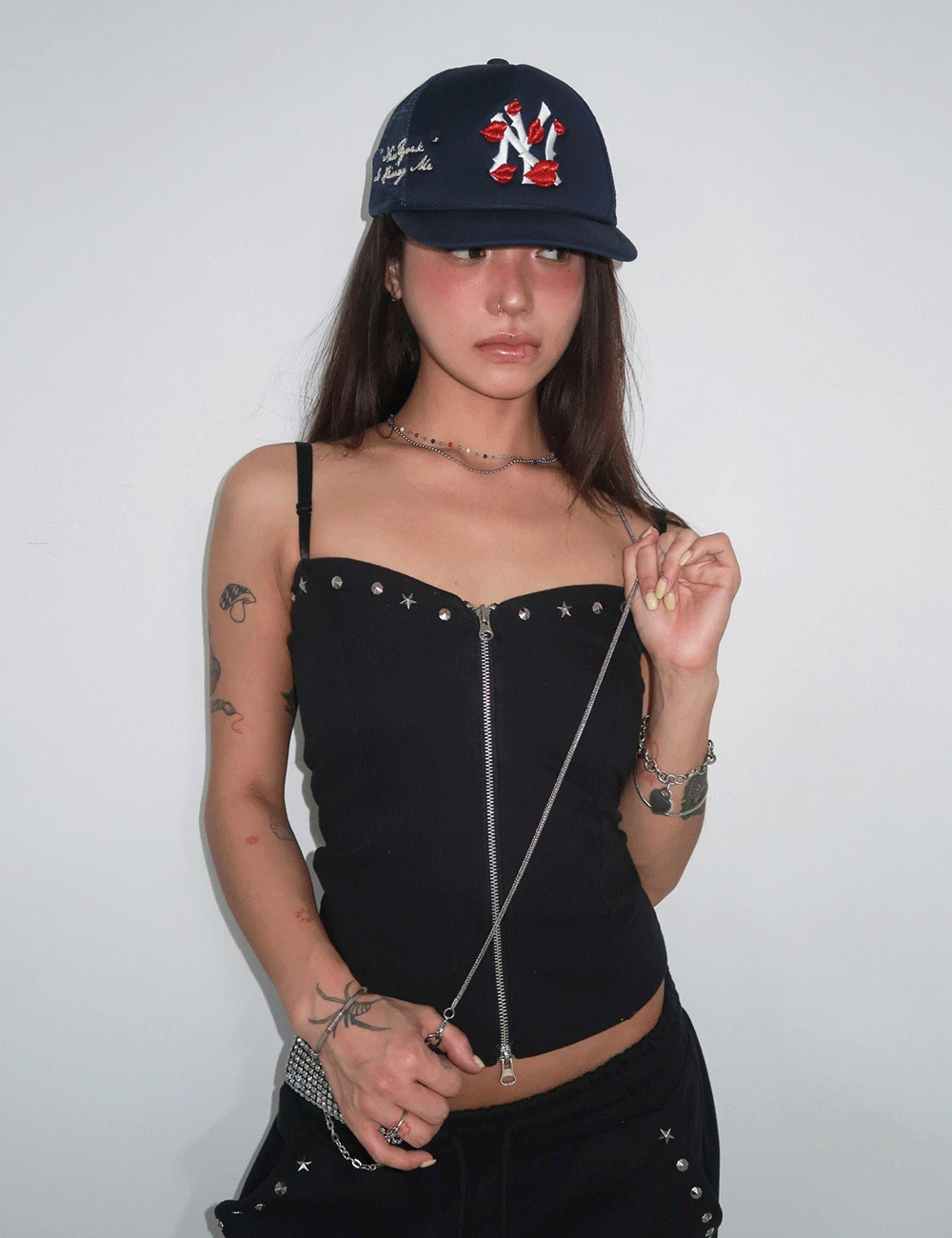 THIS STUD TRAINING SLEEVELESS / 디스 스터드 트레이닝 슬리브리스