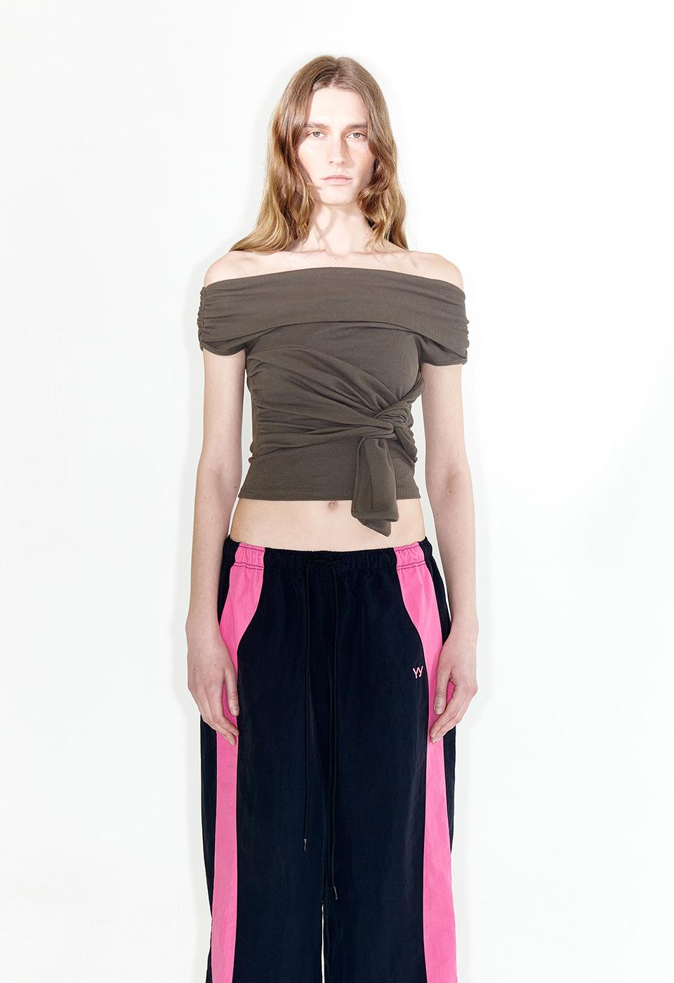KNOTTED OFF-SHOULDER TOP , BROWN