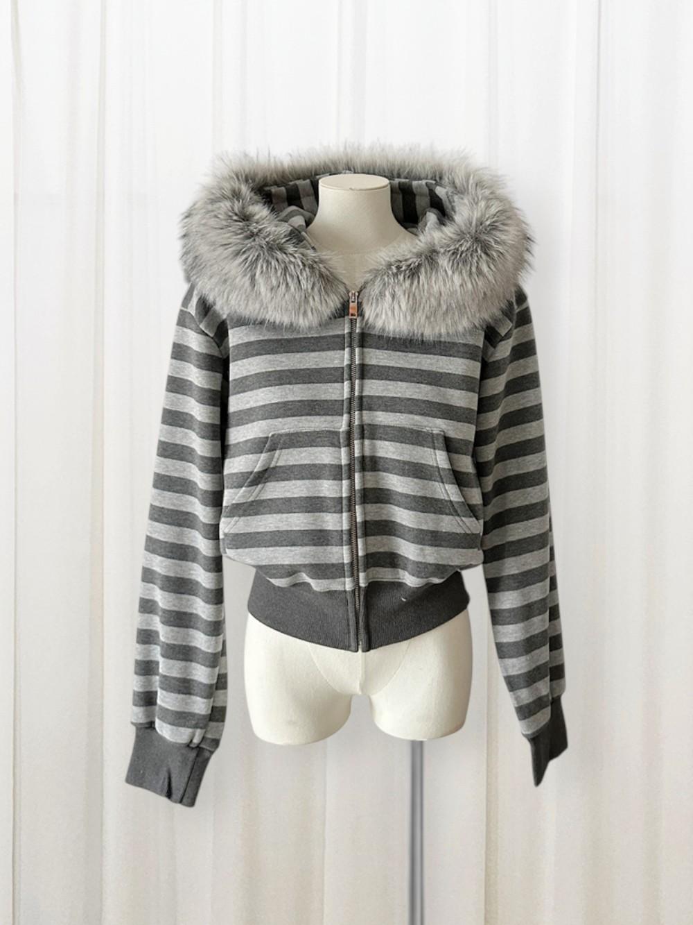 시에나케이 [러블리힙🤍] 그레이 스트라이프 퍼 후드집업 Gray Striped Fur Hooded Zip-Up