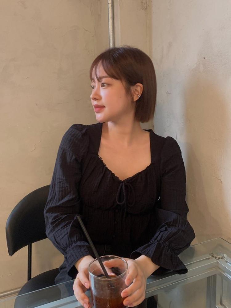 스퀘어리본크롭블라우스