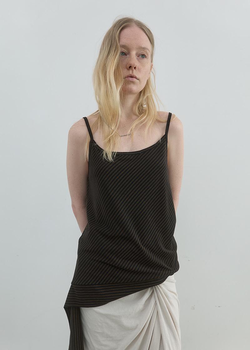 DIAGONAL STRIPED SLEEVELESS TOP IN BROWN-BLACK