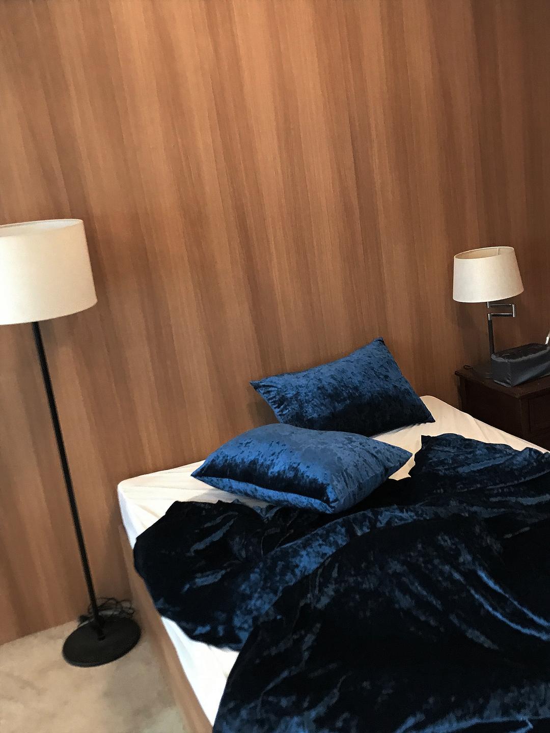 Cobalt Velvet 베딩