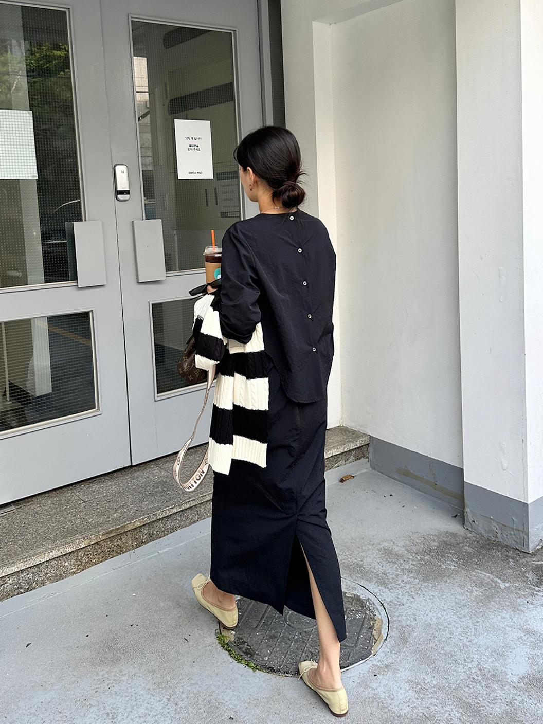 [탑버튼제작] 투피스 느낌 뒷단추 오픈 롱 원피스