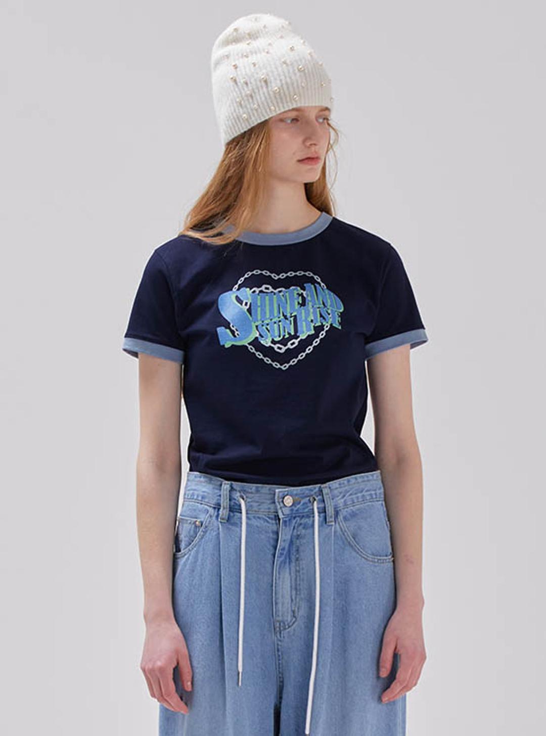 Shine Heart Graphic T-shirt in Navy VW3ME261-23