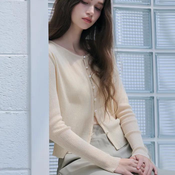 펄버튼 린넨 가디건-라이트베이지