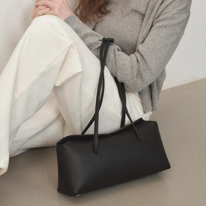 [2차 리오더] 페블 플랩 숄더 블랙