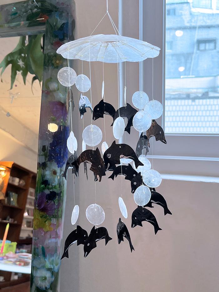 (KKOTBATT) Black Dolphin Mobile