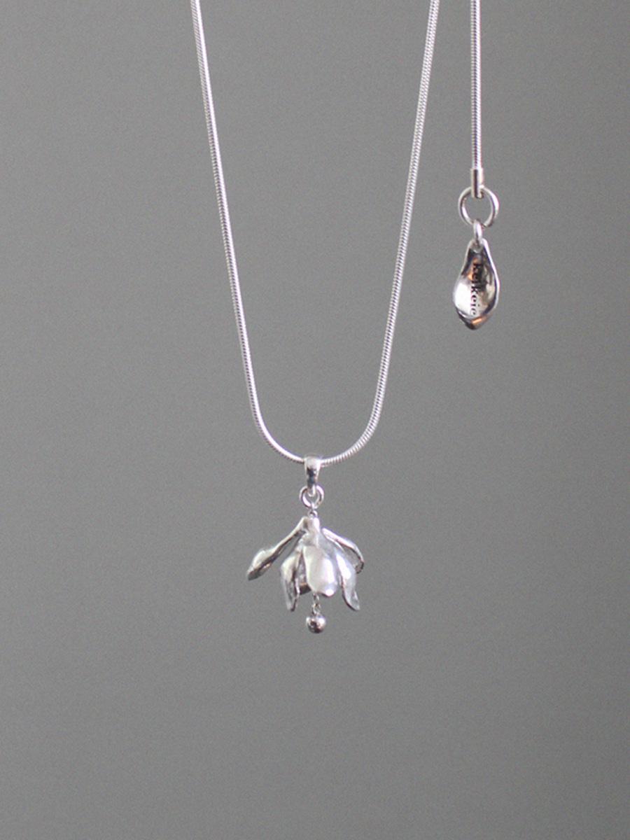 magnolia necklace 01