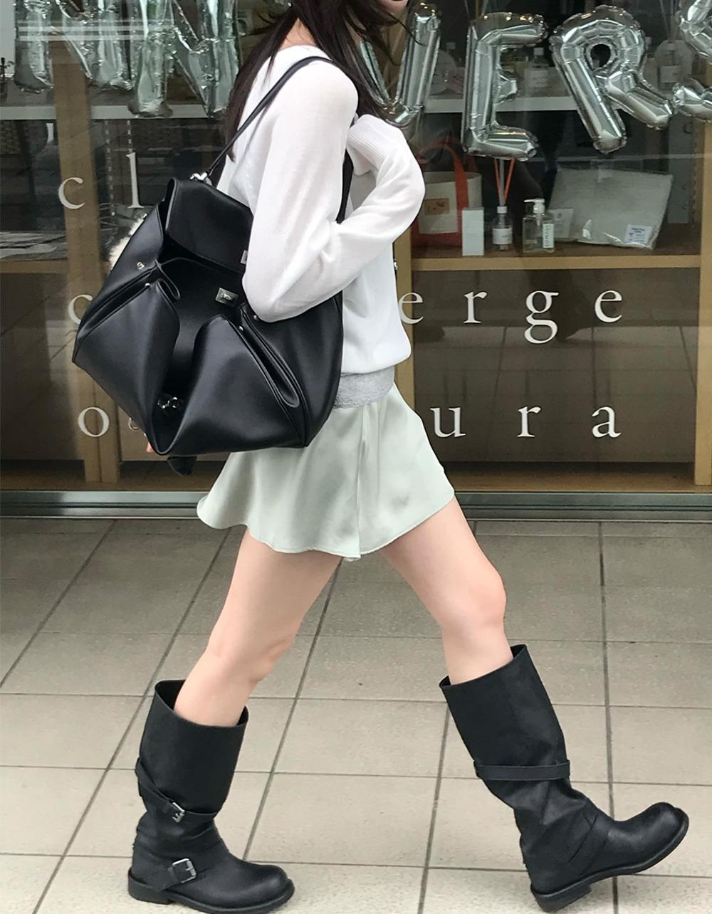 오브나인 다비 새틴 플레어 SKIRT *3~5일 소요