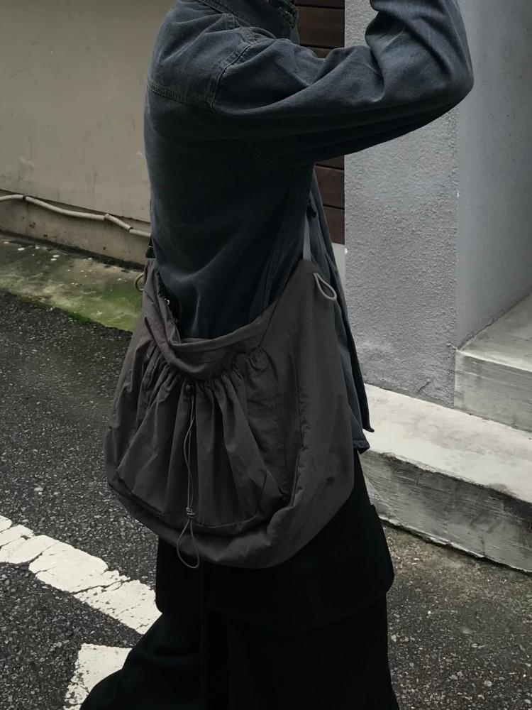 포켓 스트링 크로스백 3C