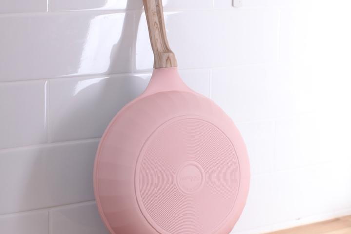 핑크 후라이팬 26cm 스톤 코팅 넌스틱 통주물 프라이팬 러블리 핑크블룸