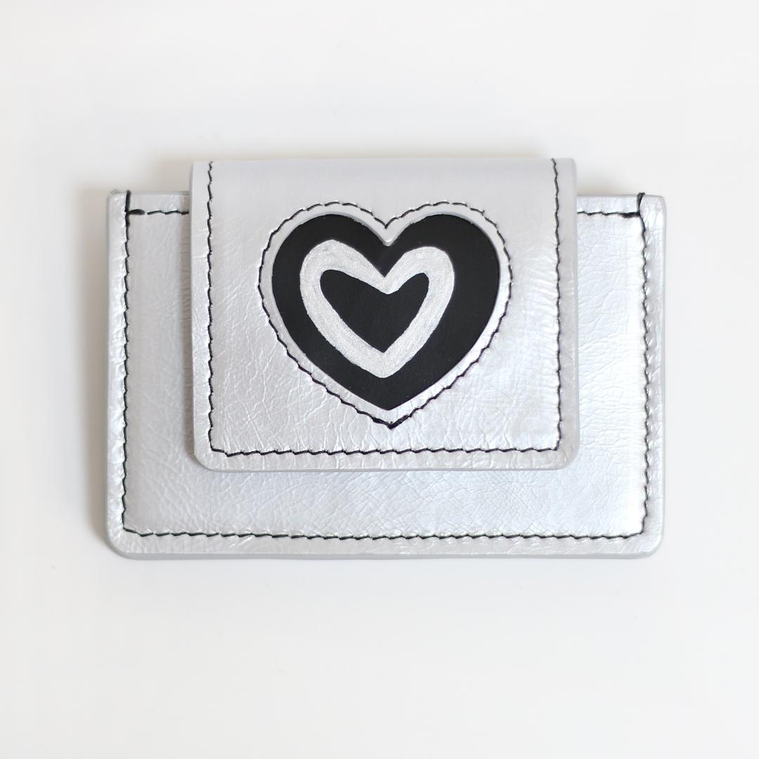 'shape of' wallet - silver black