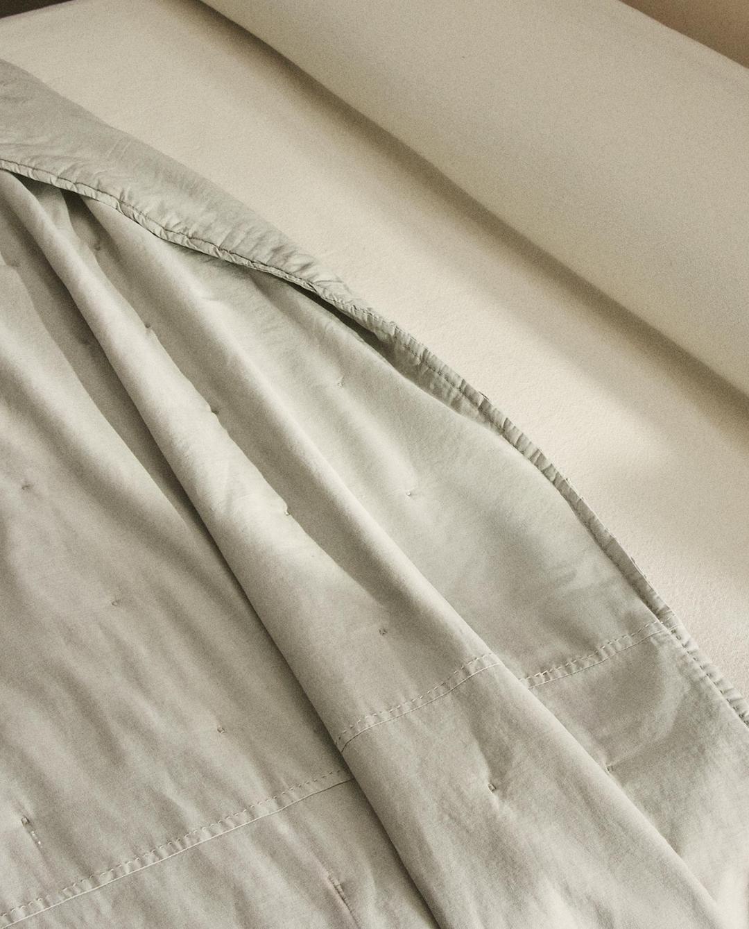 WASHED-EFFECT LINEN QUILT