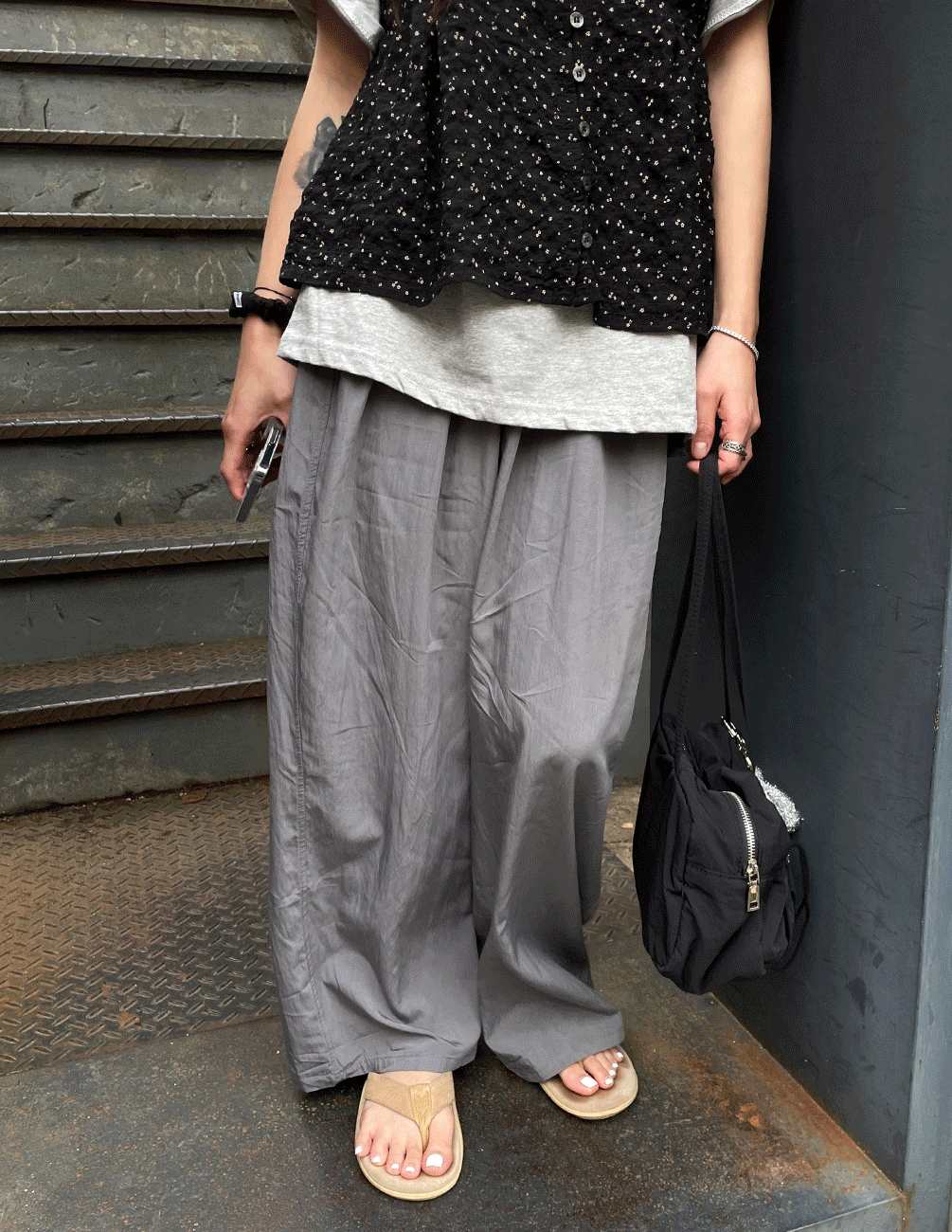 basic pintuck pants